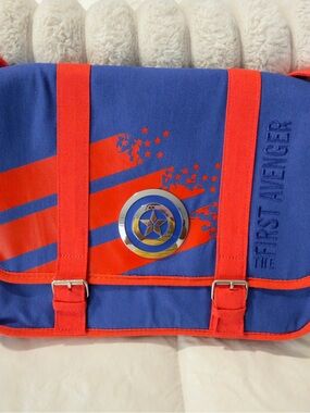 Marvel, Disney, Captain America, The first Avenger Messenger bag.